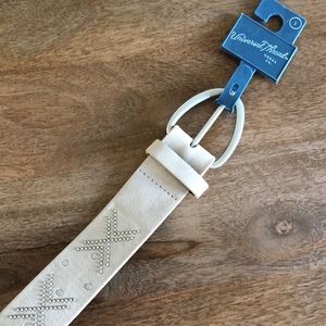 Universal Thread Beige Belt size small